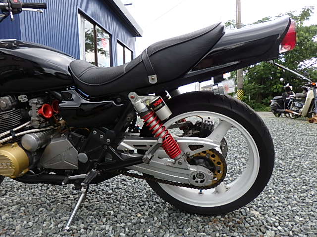 Kawasaki ゼファー400 Z2仕様（サイドカバー、テールカウル）加工取付RCRT